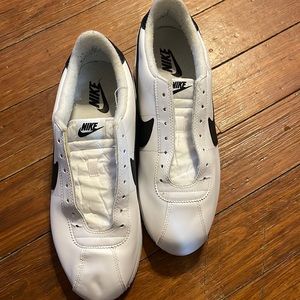 Mens Nike shoes size 9.5